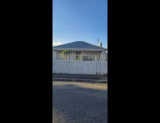 3 BEDROOM HOUSE FOR SALE IN LA ROCHELLE